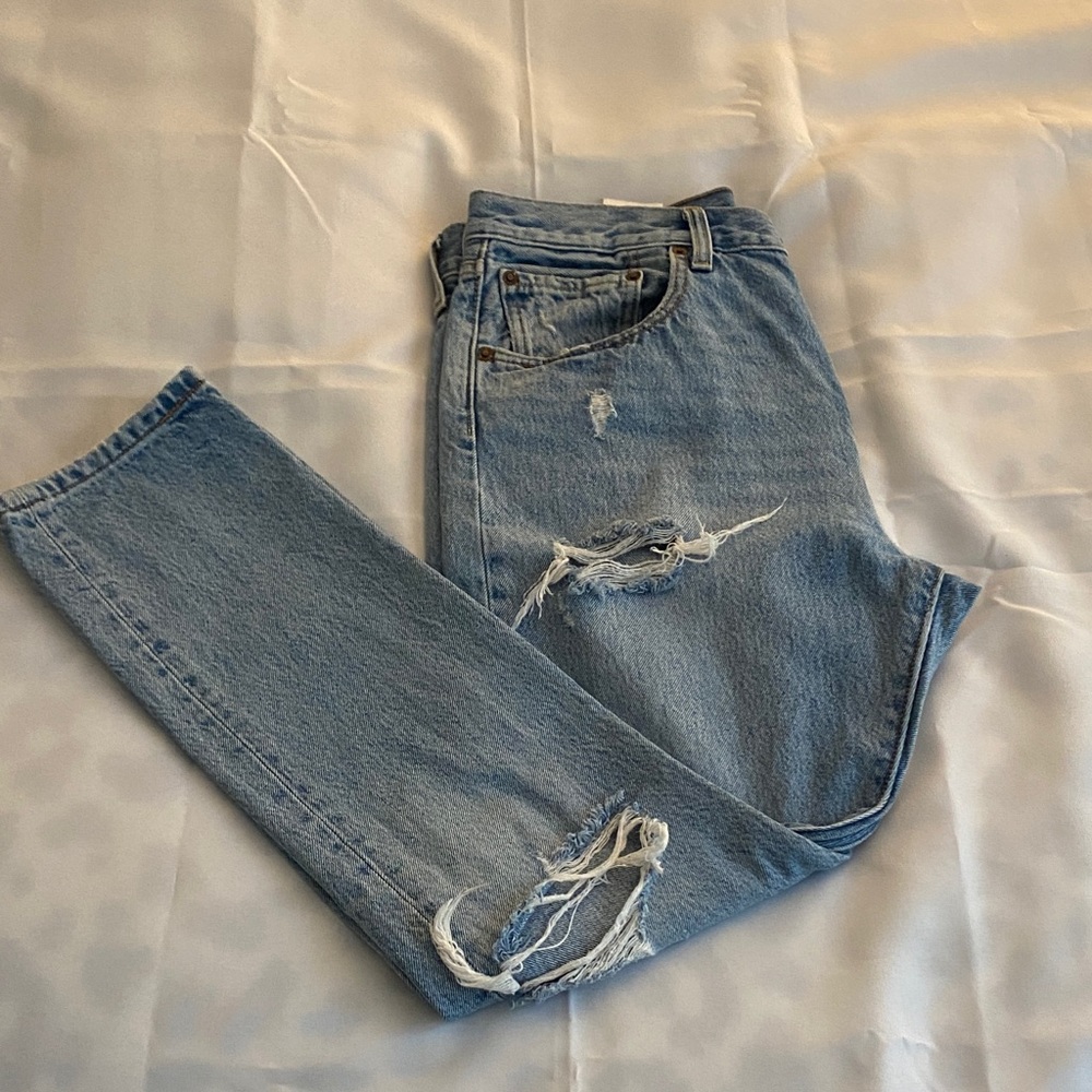 Levi 501 Distressed Light Blue Jeans